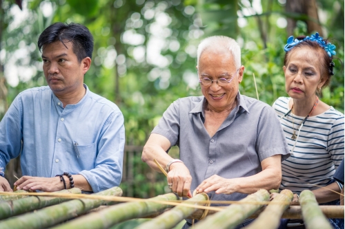 การสร้างเรือนเครื่องผูก ภายใต้กิจกรรม - Building a bamboo house of the “Artisans Talk” woodworking and traditional kruang puuk house construction workshop