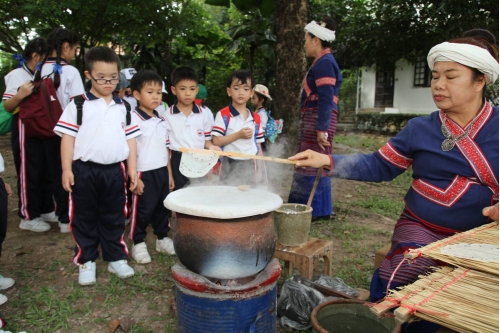 Lanna Village: Living Museum: Lanna Culture & Way of Life 2017