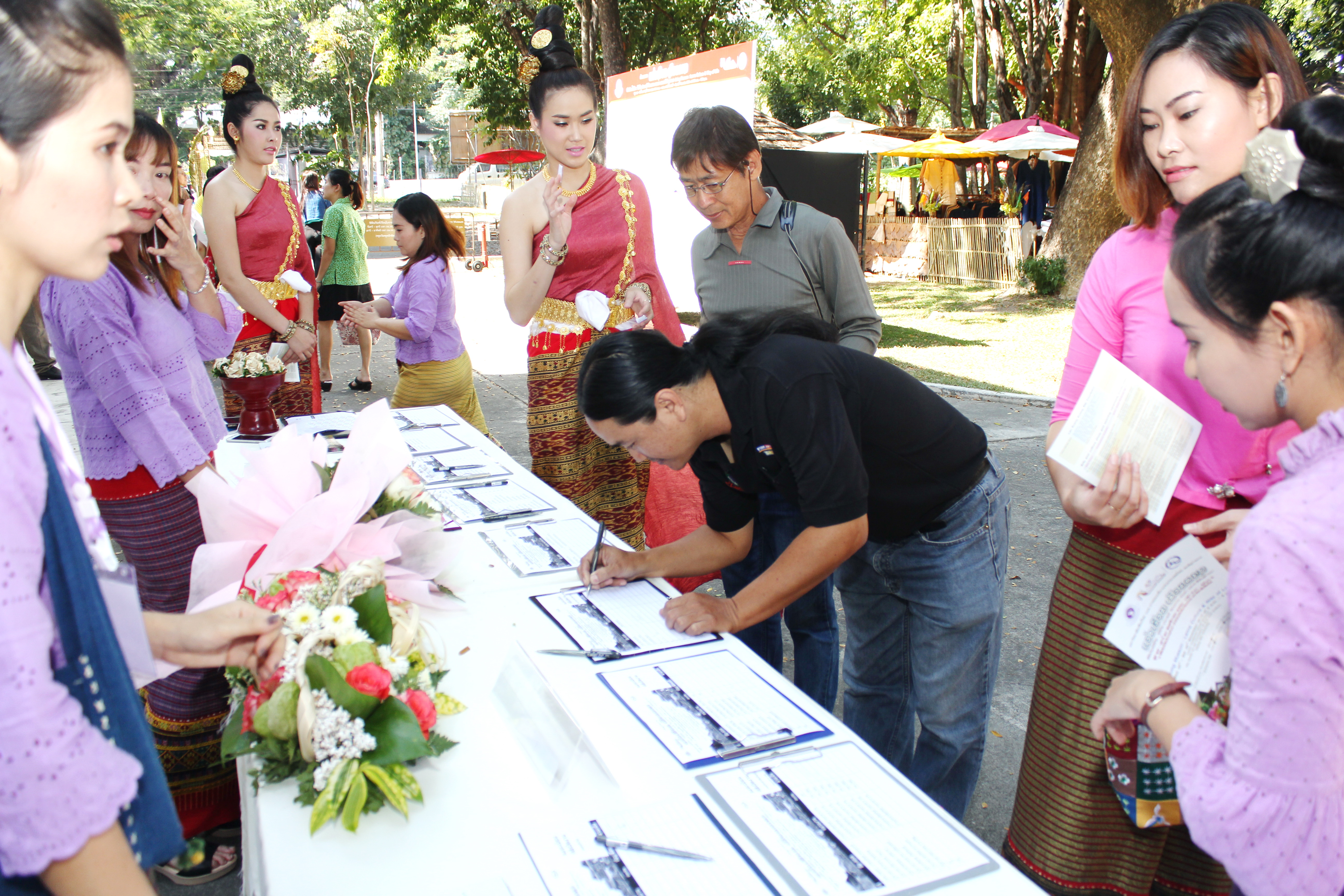 พิธีเปิดงานแอ่วเฮือน เยือนผญา พิพิธภัณฑ์มีชีวิต วิถีชีวิต ประเพณี วัฒนธรรม ชนเผ่า และชาติพันธุ์ล้านนา