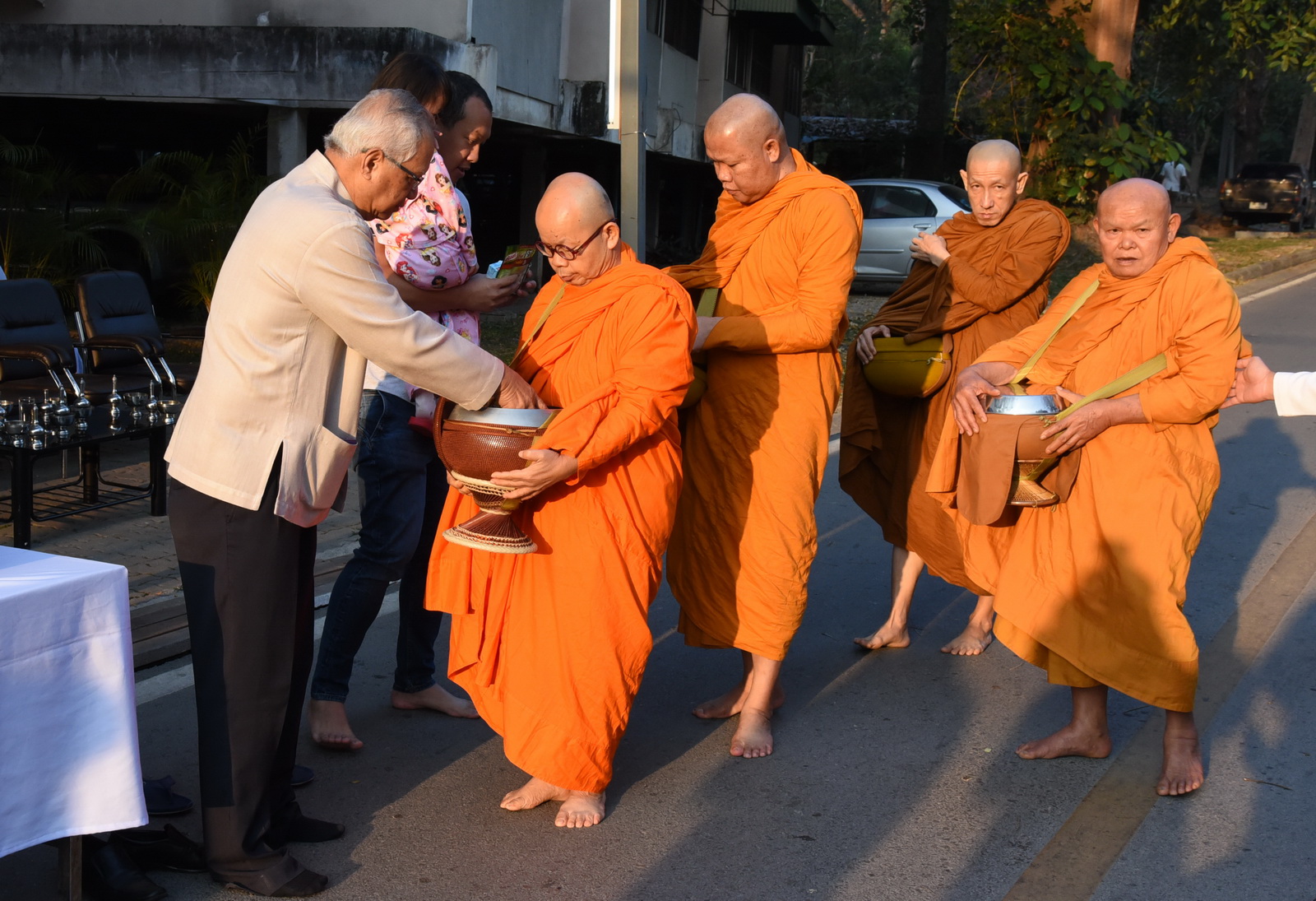 พิธีทำบุญตักบาตร เนื่องในวันมาฆบูชา ประจำปี 2562