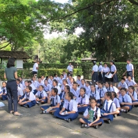 คณะครูและนักเรียนจากโรงเรียนเทพบดินทร์วิทยาเชียงใหม่ เยี่ยมชมพิพิธภัณฑ์เรือนโบราณล้านนา มช.