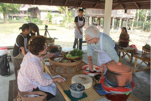 อบรมหลักสูตรระยะสั้นอาหารล้านนา (ประเภทแกง)