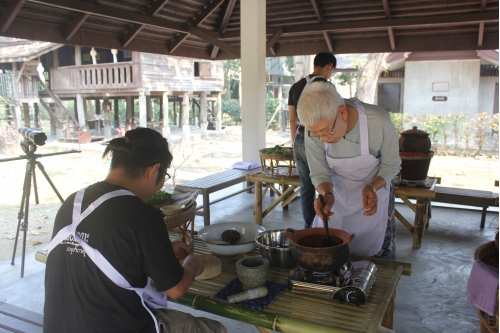 อบรมหลักสูตรระยะสั้นอาหารล้านนา (ประเภทแกง)