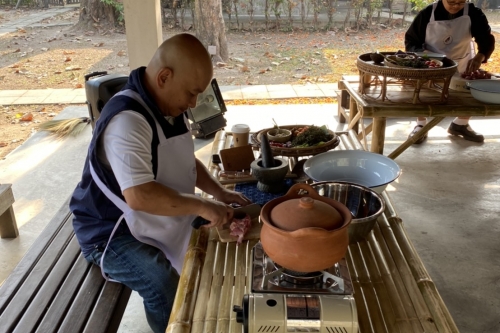 อบรมหลักสูตรระยะสั้นอาหารล้านนา (ประเภทแกง)