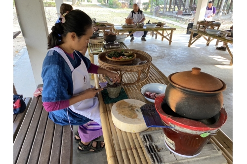 อบรมหลักสูตรระยะสั้นอาหารล้านนา (ประเภทแกง)