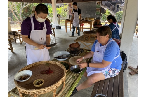 อบรมหลักสูตรระยะสั้นอาหารล้านนา (ประเภทแกง)