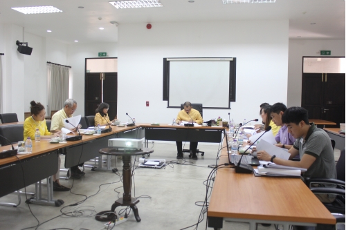 การประชุมคณะกรรมการตรวจรับพัสดุ (กรณีตรวจงานจ้างก่อสร้าง) งานจ้างปลูกสร้างเรือนฝาไหล (เรือนแม่นายคำเที่ยง)