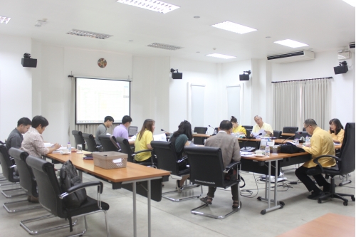การประชุมคณะกรรมการตรวจรับพัสดุ (กรณีตรวจงานจ้างก่อสร้าง) งานจ้างปลูกสร้างเรือนฝาไหล (เรือนแม่นายคำเที่ยง)