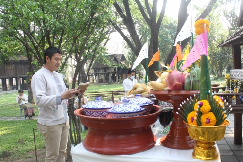 พิธีไหว้พระภูมิเจ้าที่เนื่องในโอกาสประเพณีปีใหม่ล้านนา