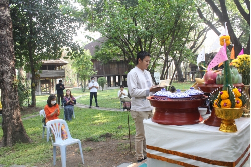 พิธีไหว้พระภูมิเจ้าที่เนื่องในโอกาสประเพณีปีใหม่ล้านนา