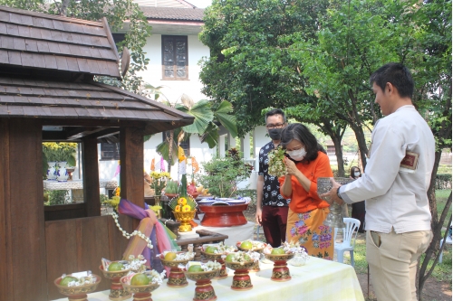 พิธีไหว้พระภูมิเจ้าที่เนื่องในโอกาสประเพณีปีใหม่ล้านนา