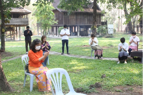 พิธีไหว้พระภูมิเจ้าที่เนื่องในโอกาสประเพณีปีใหม่ล้านนา