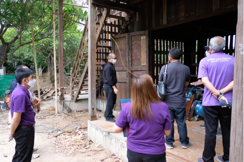 ประชุมคณะกรรมการตรวจรับพัสดุ (กรณีตรวจงานจ้างก่อสร้าง) งานจ้างปลูกสร้างเรือนฝาไหล (เรือนแม่นายคำเที่ยง) ครั้งที่ 3 /2563