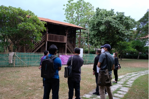 ประชุมคณะกรรมการตรวจรับพัสดุ (กรณีตรวจงานจ้างก่อสร้าง) งานจ้างปลูกสร้างเรือนฝาไหล (เรือนแม่นายคำเที่ยง) ครั้งที่ 3 /2563