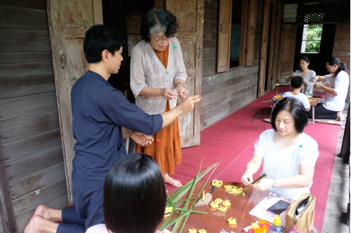 อบรมหลักสูตรระยะสั้นการทำเทียนในพิธีกรรม (ทำต้นผึ้งเเละต้นเทียน) วันที่ 30 กรกฎาคม 2563