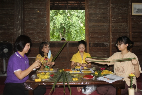 อบรมหลักสูตรระยะสั้นการทำเทียนในพิธีกรรม (ทำต้นผึ้งเเละต้นเทียน) วันที่ 30 กรกฎาคม 2563