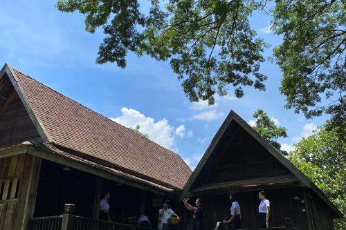 ต้อนรับคณาจารย์และนักศึกษาหลักสูตรครุศาสตรบัณฑิต สาขาวิชานาฏศิลป์ คณะครุศาสตร์ มหาวิทยาลัยราชภัฎเชียงใหม่ 