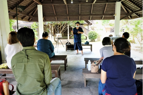 การอบรมหลักสูตรระยะสั้นการวาดภาพสีน้ำภูมิทัศน์และเรือนโบราณล้านนา (การวาดภาพต้นไม้) 