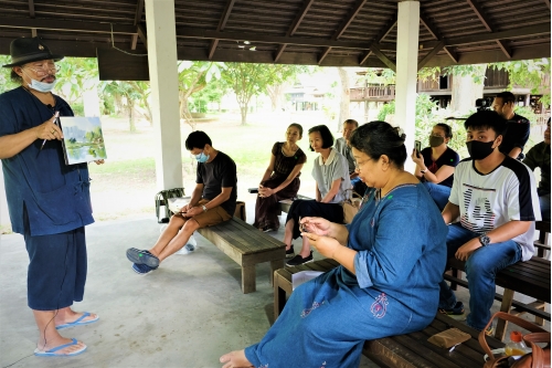 การอบรมหลักสูตรระยะสั้นการวาดภาพสีน้ำภูมิทัศน์และเรือนโบราณล้านนา (การวาดภาพต้นไม้) 