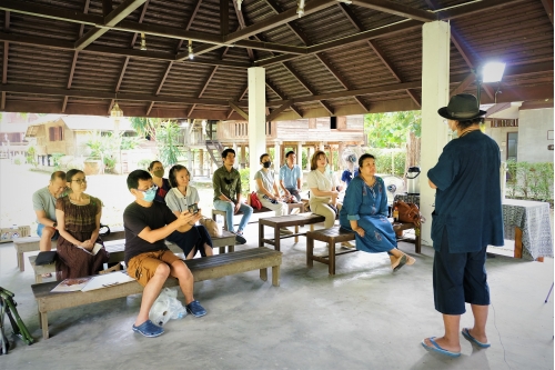 การอบรมหลักสูตรระยะสั้นการวาดภาพสีน้ำภูมิทัศน์และเรือนโบราณล้านนา (การวาดภาพต้นไม้) 