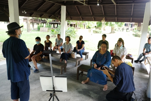 การอบรมหลักสูตรระยะสั้นการวาดภาพสีน้ำภูมิทัศน์และเรือนโบราณล้านนา (การวาดภาพต้นไม้) 