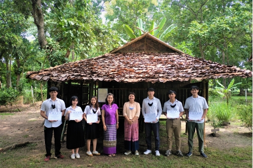 พิธีมอบใบรับรองการอบรมความรู้งานไม้ 