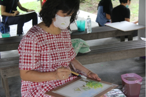 การอบรมหลักสูตรระยะสั้นการวาดภาพสีน้ำภูมิทัศน์และเรือนโบราณล้านนา (การวาดภาพต้นไม้) 