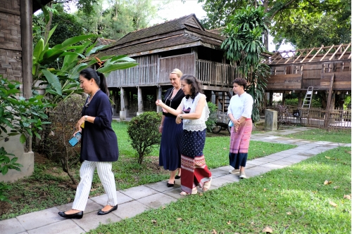 ให้การต้อนรับคุณ Lydia Barraza ผู้ช่วยทูตฝ่ายวัฒนธรรมและการศึกษา สถานเอกอัครราชทูตสหรัฐอเมริกาประจำประเทศไทย