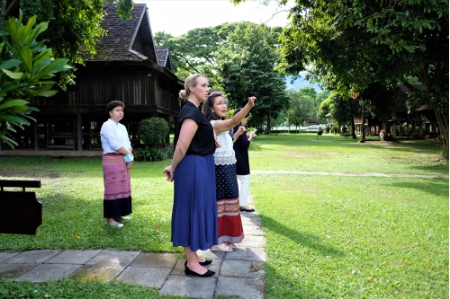 ให้การต้อนรับคุณ Lydia Barraza ผู้ช่วยทูตฝ่ายวัฒนธรรมและการศึกษา สถานเอกอัครราชทูตสหรัฐอเมริกาประจำประเทศไทย