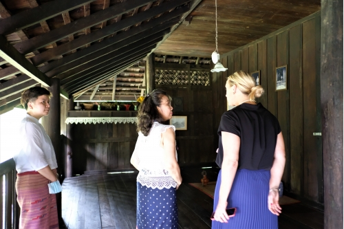 ให้การต้อนรับคุณ Lydia Barraza ผู้ช่วยทูตฝ่ายวัฒนธรรมและการศึกษา สถานเอกอัครราชทูตสหรัฐอเมริกาประจำประเทศไทย