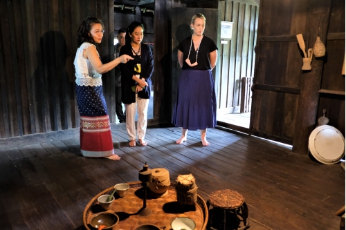 ให้การต้อนรับคุณ Lydia Barraza ผู้ช่วยทูตฝ่ายวัฒนธรรมและการศึกษา สถานเอกอัครราชทูตสหรัฐอเมริกาประจำประเทศไทย