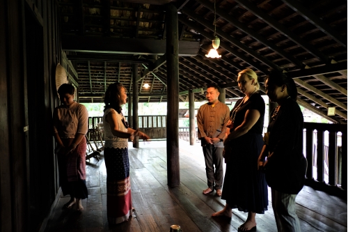 ให้การต้อนรับคุณ Lydia Barraza ผู้ช่วยทูตฝ่ายวัฒนธรรมและการศึกษา สถานเอกอัครราชทูตสหรัฐอเมริกาประจำประเทศไทย