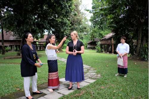 ให้การต้อนรับคุณ Lydia Barraza ผู้ช่วยทูตฝ่ายวัฒนธรรมและการศึกษา สถานเอกอัครราชทูตสหรัฐอเมริกาประจำประเทศไทย