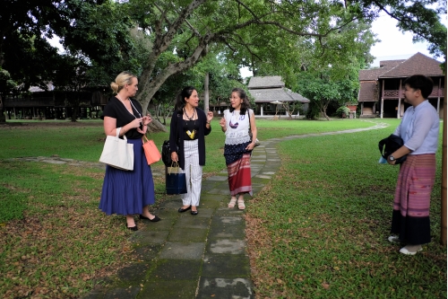 ให้การต้อนรับคุณ Lydia Barraza ผู้ช่วยทูตฝ่ายวัฒนธรรมและการศึกษา สถานเอกอัครราชทูตสหรัฐอเมริกาประจำประเทศไทย