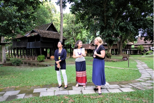 ให้การต้อนรับคุณ Lydia Barraza ผู้ช่วยทูตฝ่ายวัฒนธรรมและการศึกษา สถานเอกอัครราชทูตสหรัฐอเมริกาประจำประเทศไทย