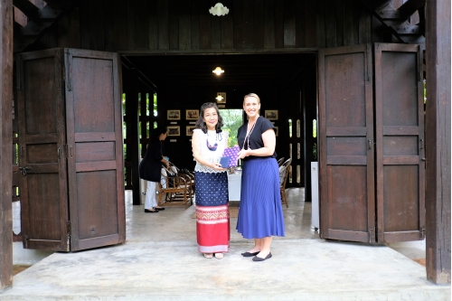 ให้การต้อนรับคุณ Lydia Barraza ผู้ช่วยทูตฝ่ายวัฒนธรรมและการศึกษา สถานเอกอัครราชทูตสหรัฐอเมริกาประจำประเทศไทย