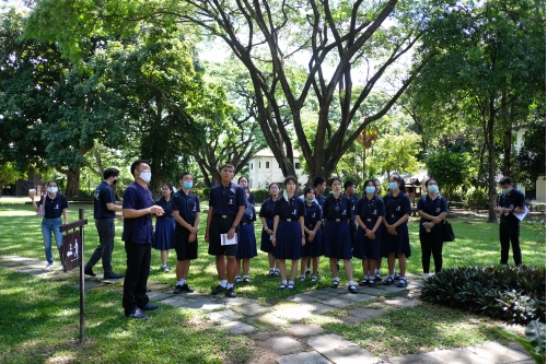 คณะครูและนักเรียนโรงเรียนจักรคำคณาทร จังหวัดลำพูน เข้าทัศนศึกษาในพิพิธภัณฑ์เรือนโบราณล้านนา มช.