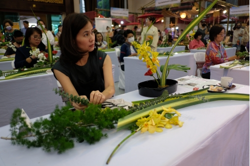 ร่วมเยี่ยมชมบูธสถานกงสุลใหญ่ญี่ปุ่น ณ นครเชียงใหม่ และร่วมกิจกรรม Ikebana Workshop การสาธิตและการอบรมเชิงปฏิบัติการการจัดดอกไม้แบบญี่ปุ่น ในงาน Lanna Expo2020