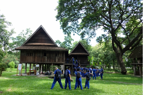 คณะครูและนักเรียนโรงเรียนปรินส์รอยแยลส์วิทยาลัย เข้าทัศนศึกษาและทำกิจกรรมด้านศิลปวัฒนธรรม ณ พิพิธภัณฑ์เรือนโบราณล้านนา มช. 