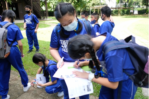 คณะครูและนักเรียนโรงเรียนปรินส์รอยแยลส์วิทยาลัย เข้าทัศนศึกษาและทำกิจกรรมด้านศิลปวัฒนธรรม ณ พิพิธภัณฑ์เรือนโบราณล้านนา มช. 