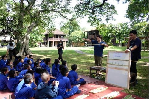 คณะครูและนักเรียนโรงเรียนปรินส์รอยแยลส์วิทยาลัย เข้าทัศนศึกษาและทำกิจกรรมด้านศิลปวัฒนธรรม ณ พิพิธภัณฑ์เรือนโบราณล้านนา มช. 