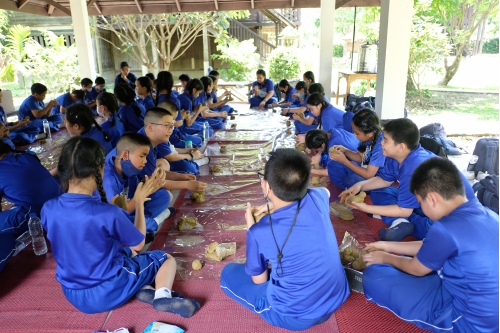 คณะครูและนักเรียนโรงเรียนปรินส์รอยแยลส์วิทยาลัย เข้าทัศนศึกษาและทำกิจกรรมด้านศิลปวัฒนธรรม ณ พิพิธภัณฑ์เรือนโบราณล้านนา มช. 