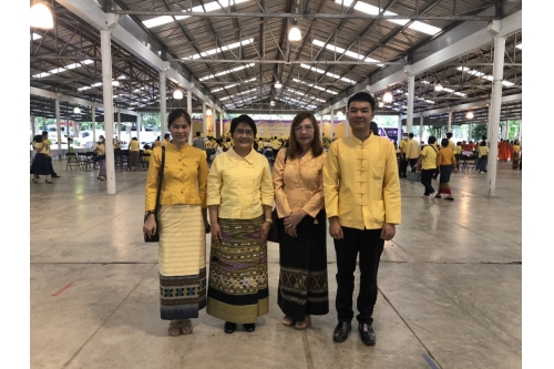 ร่วมพิธีทำบุญตักบาตรพระสงฆ์ 89 รูป เพื่อถวายเป็นพระราชกุศล เนื่องในวันคล้ายวันสวรรคตพระบาทสมเด็จพระบรมชนกาธิเบศร มหาภูมิพลอดุลยเดชมหาราช บรมนาถบพิตร
