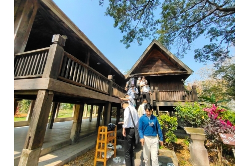 สถาบันภาษา มช. นำนักศึกษาต่างชาติเข้าศึกษาดูงานพิพิธภัณฑ์เรือนโบราณล้านนา มช.