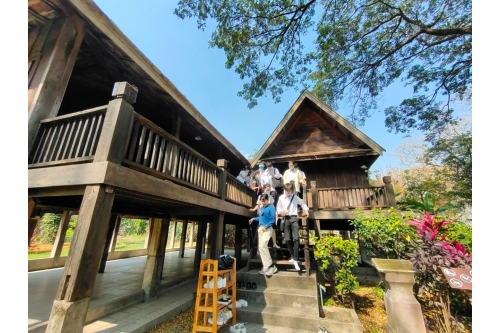 สถาบันภาษา มช. นำนักศึกษาต่างชาติเข้าศึกษาดูงานพิพิธภัณฑ์เรือนโบราณล้านนา มช.