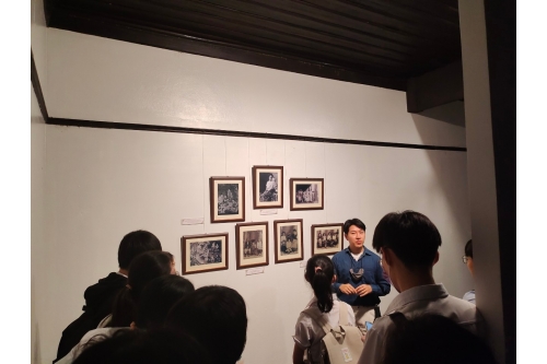 สถาบันภาษา มช. นำนักศึกษาต่างชาติเข้าศึกษาดูงานพิพิธภัณฑ์เรือนโบราณล้านนา มช.