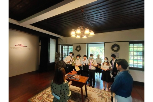 สถาบันภาษา มช. นำนักศึกษาต่างชาติเข้าศึกษาดูงานพิพิธภัณฑ์เรือนโบราณล้านนา มช.