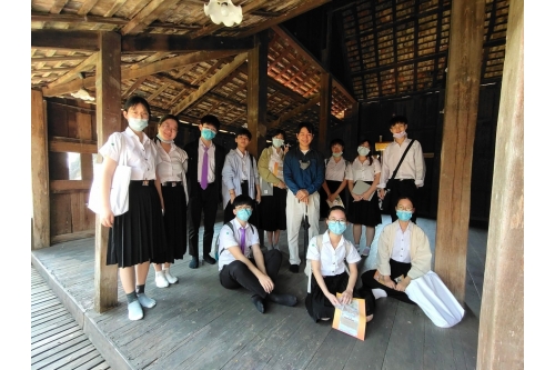 สถาบันภาษา มช. นำนักศึกษาต่างชาติเข้าศึกษาดูงานพิพิธภัณฑ์เรือนโบราณล้านนา มช.