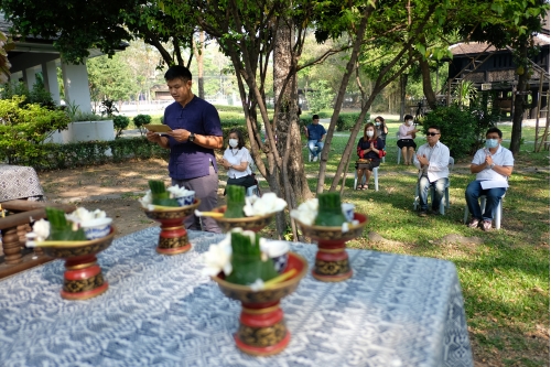 พิธีไหว้พระภูมิเจ้าที่และบอกกล่าววิญญาณผู้ปกปักษ์รักษาเรือนโบราณและหลองข้าวล้านนา เพื่อดำเนินงานโครงการ Conservation of Traditional Lanna Architecture in Chiang Mai ภายใต้ทุนรางวัล AFCP 2019–2021 (ระยะที่ 2)