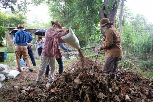 กิจกรรมพัฒนาหลุมปุ๋ยหมัก พิพิธภัณฑ์เรือนโบราณล้านนา สำนักส่งเสริมศิลปวัฒนธรรม มช.